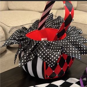 Trick or treat basket